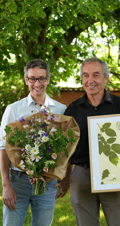 Präsident Andreas Freuler und Preisträger Christian Schürch
